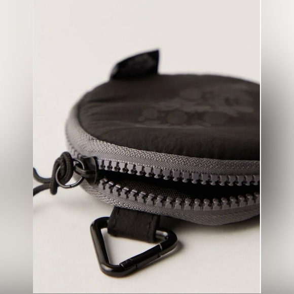 NWT FP Movement Essentials Only Pouch - Picture 3 of 5